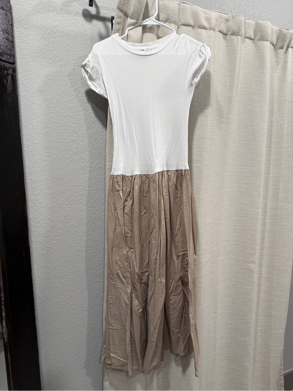 Zara White and Beige Crewneck Women’s Dress